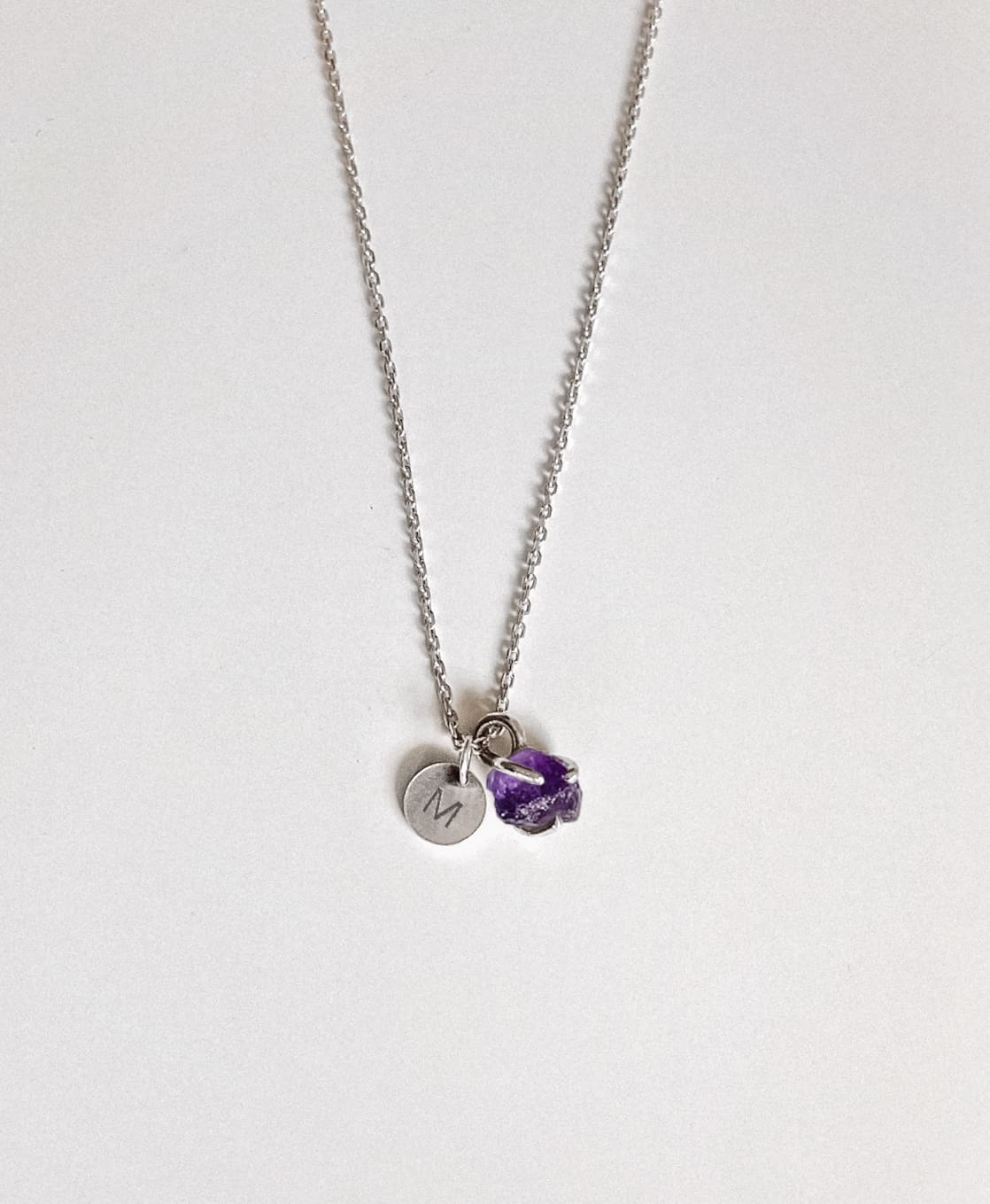 Featured image for “Egyedi ásvány & betű nyaklánc”