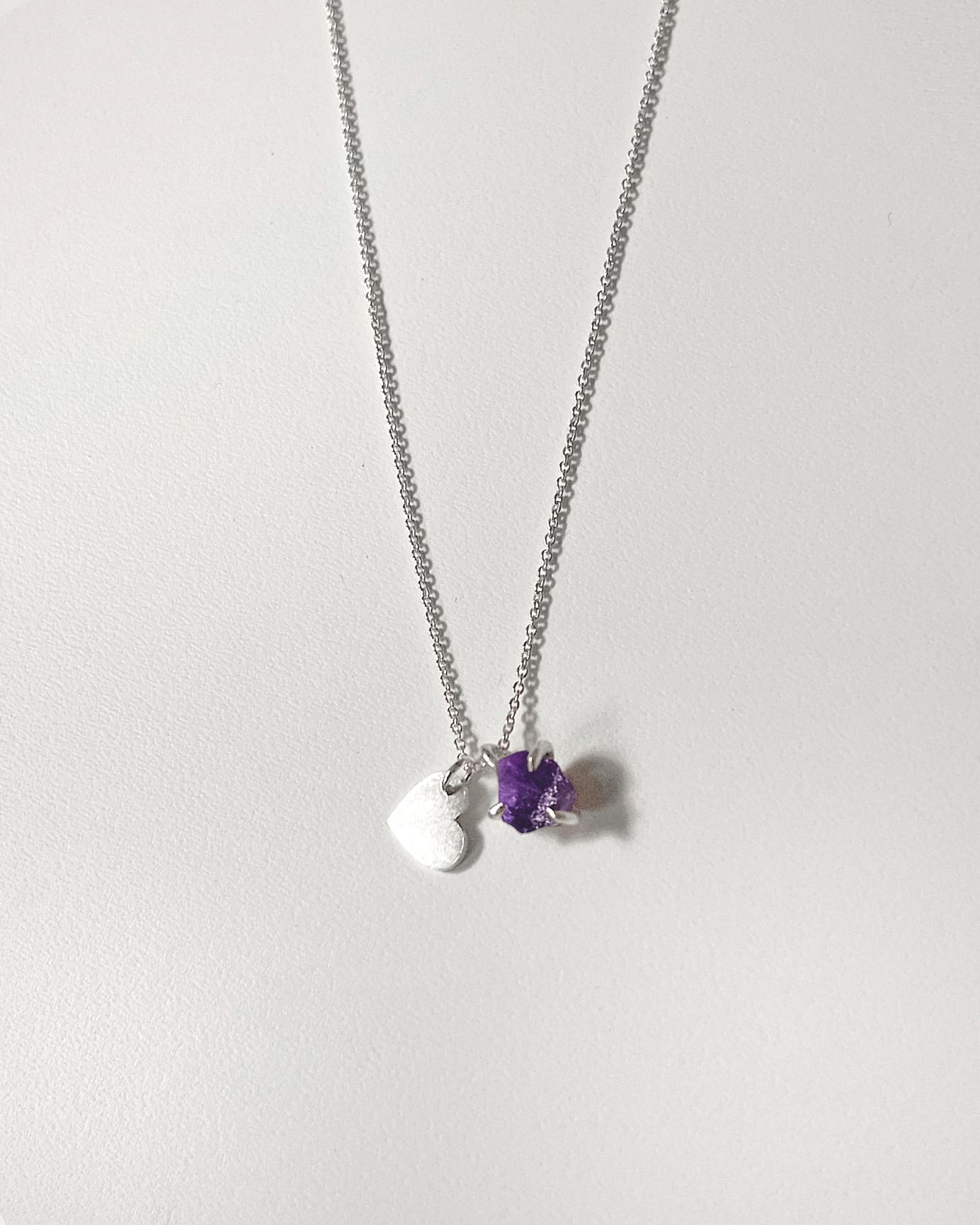 Featured image for “Egyedi ásvány & szív nyaklánc”